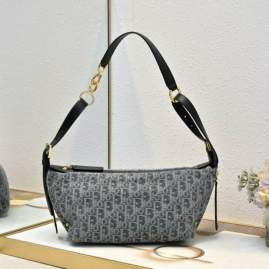 Picture of Dior Handbags _SKUfw239326219fw